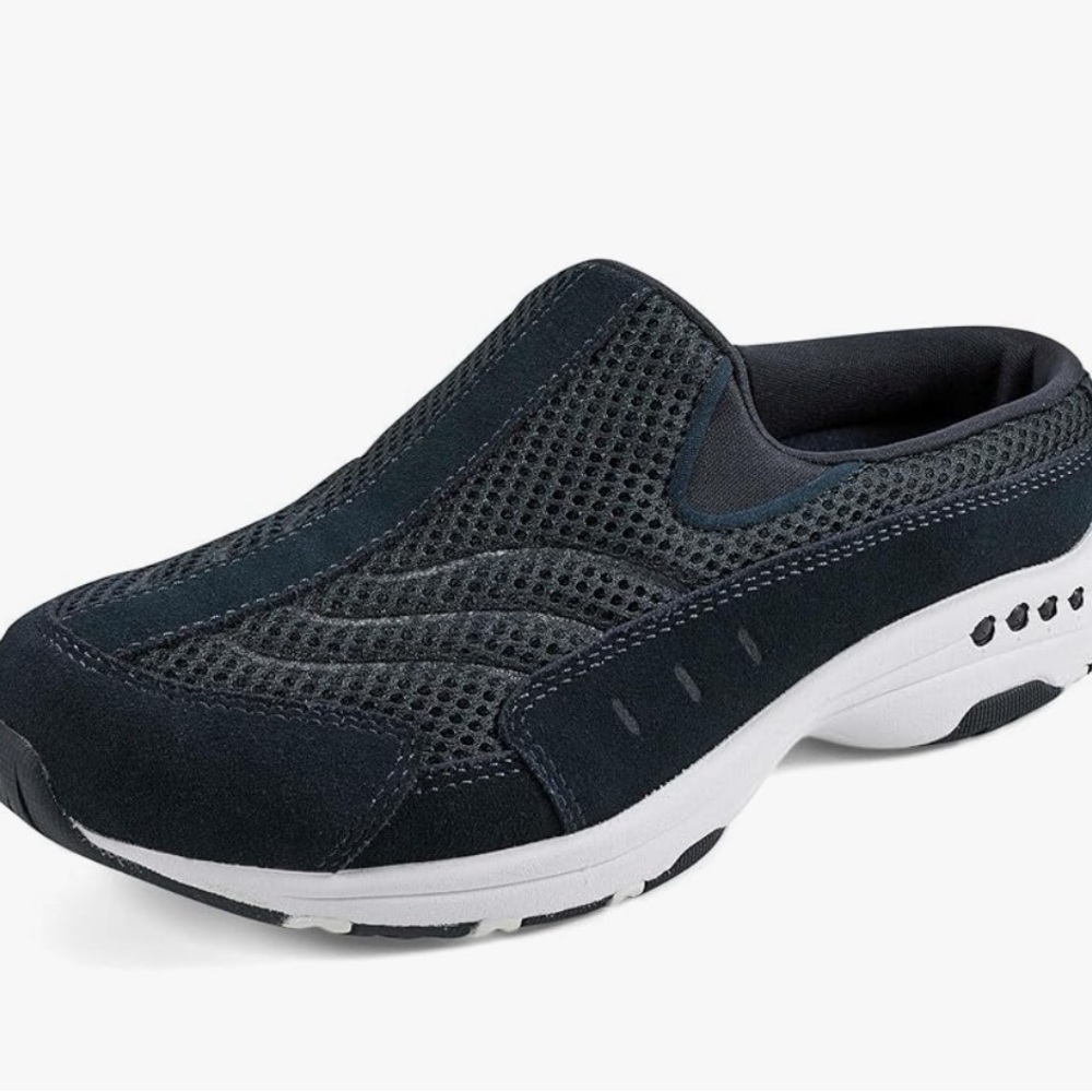 Easy Spirit Woman’s Black Slip-On Loafers/Mule